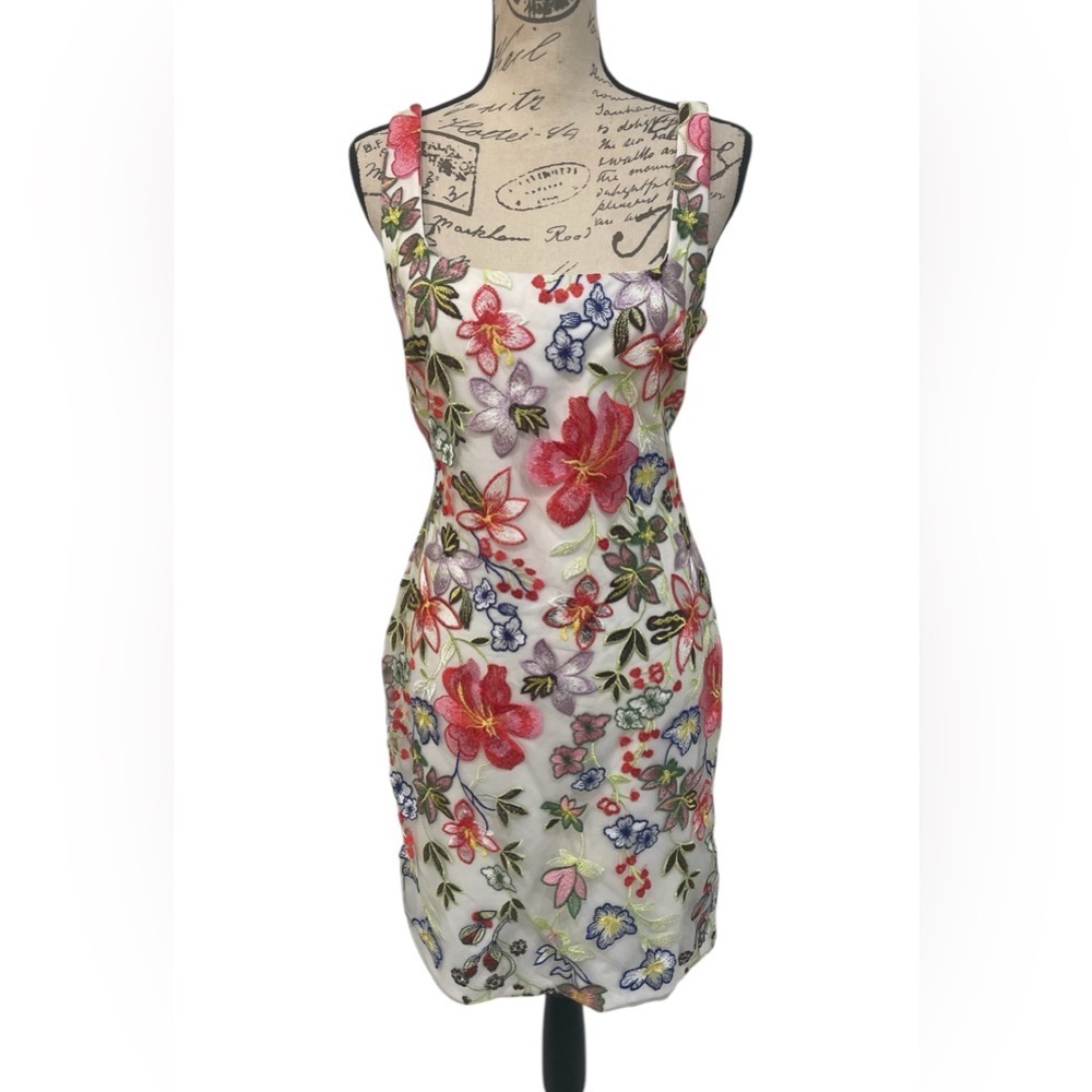 Nicole Miller New York Floral Embroidered Sheath Dress White Multicolor Size 8